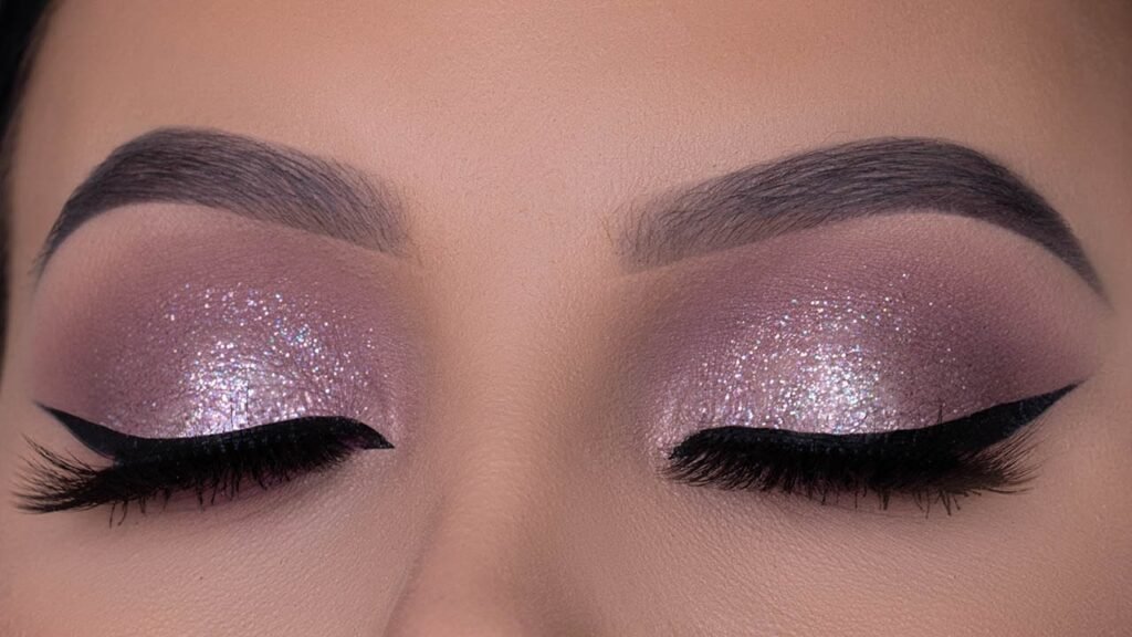 Purple Eye Smoky Is Lighted Eye Makeup